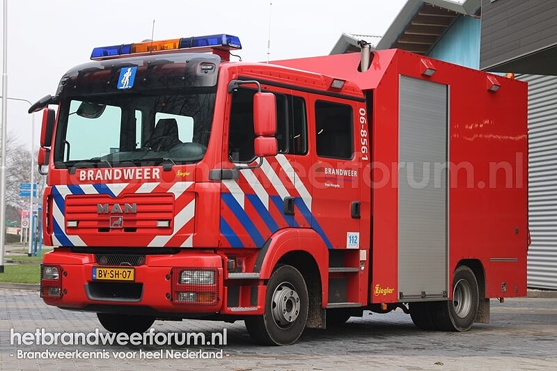 06-8561 Personeels/Materiaalvoertuig