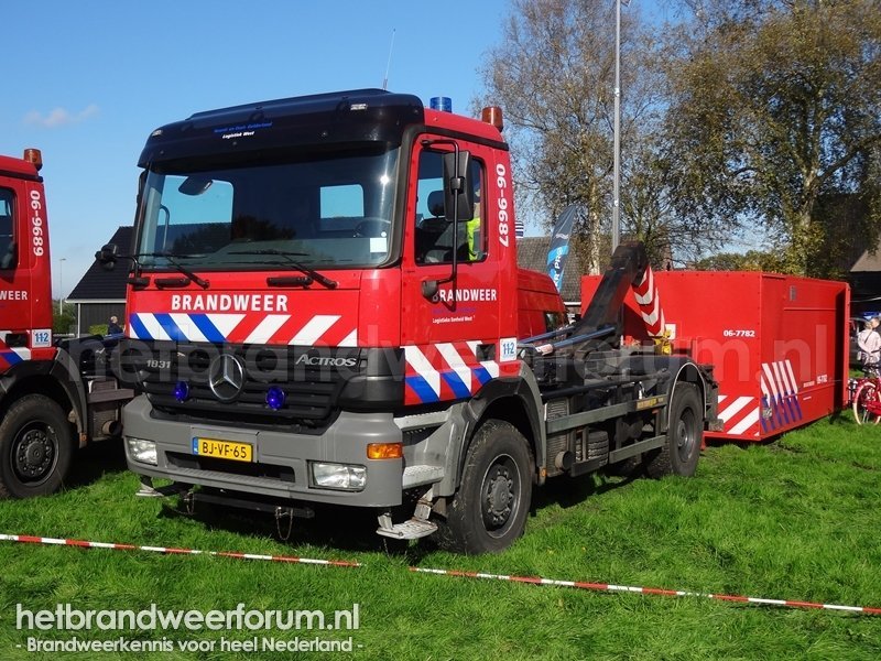 06-9687 Haakarmvoertuig (BJ-VF-65)