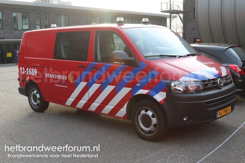 12-1689 Personeels/Materiaalvoertuig