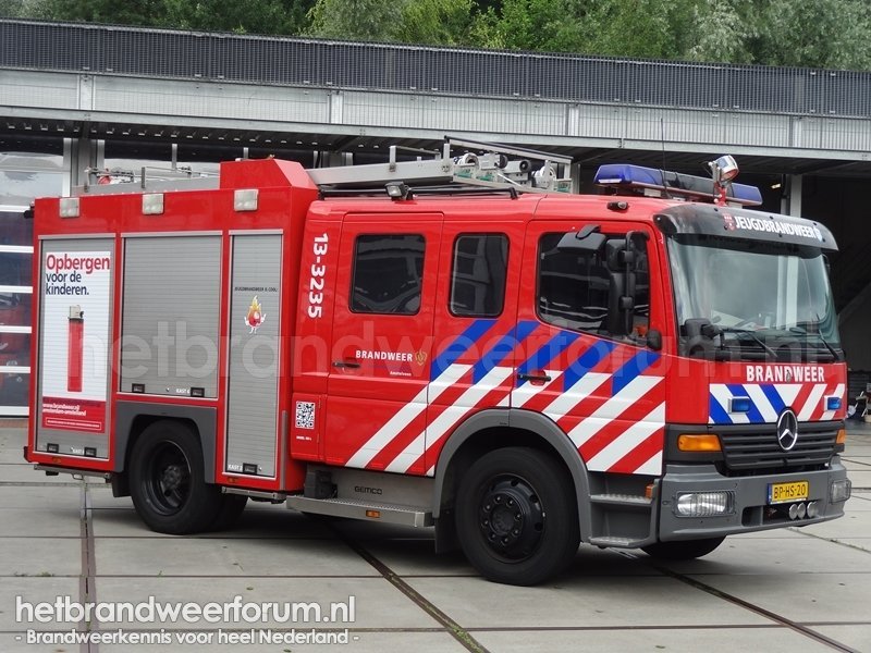 13-3235 Tankautospuit