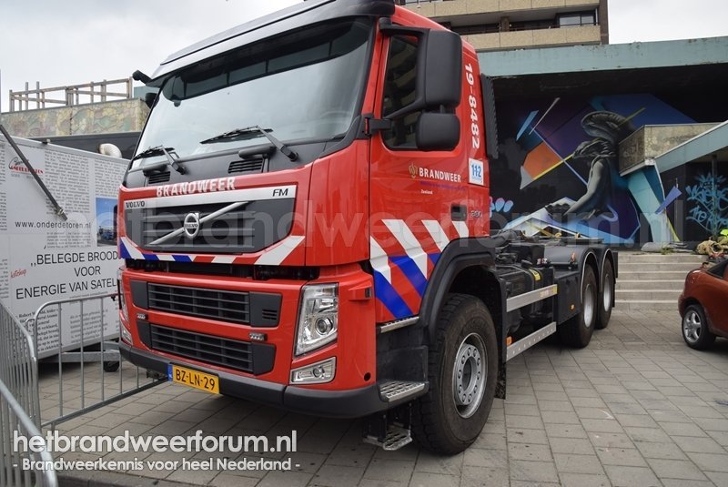 19-8482 Haakarmvoertuig