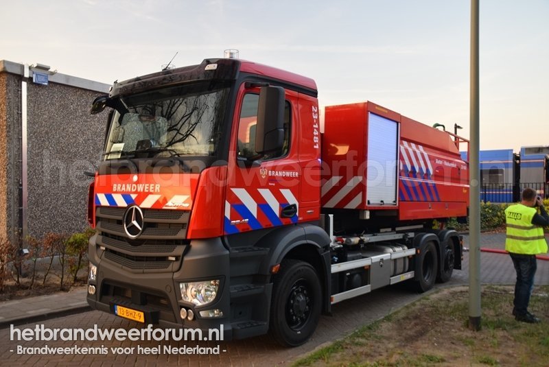 23-1481 Haakarmvoertuig