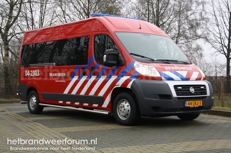 04-2303 Dienstbus