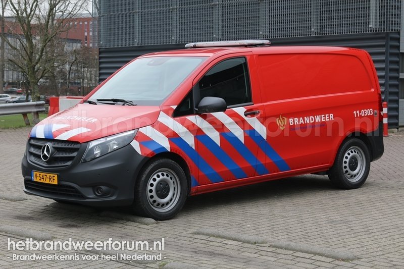 11-0303 Personeels/Materiaalvoertuig