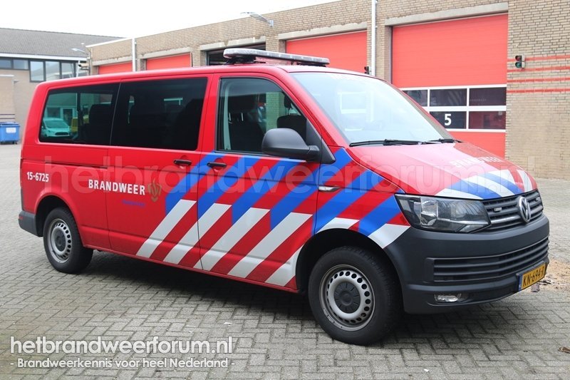 15-6725 Dienstbus