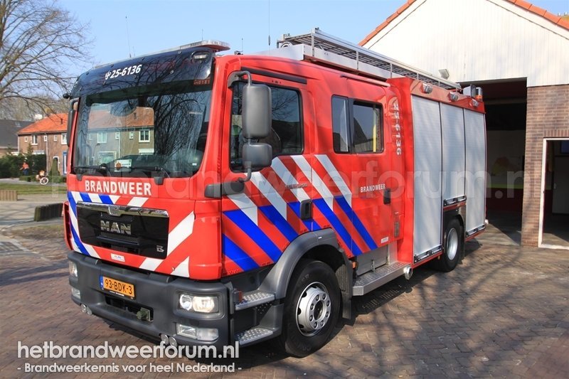 25-6136 Tankautospuit