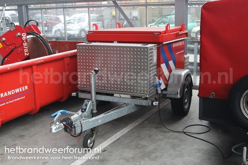 06- Brandstofaanhanger