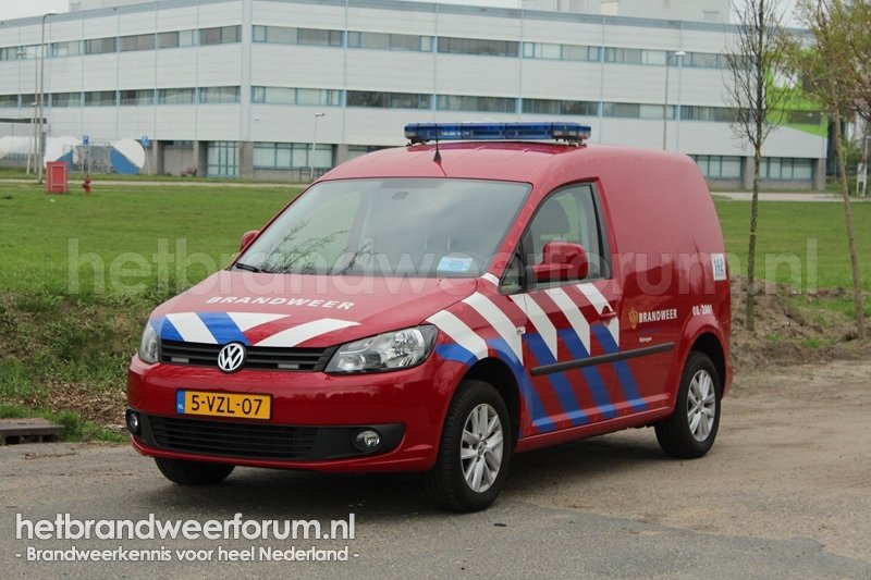 08-2001 Personeels/Materiaalvoertuig