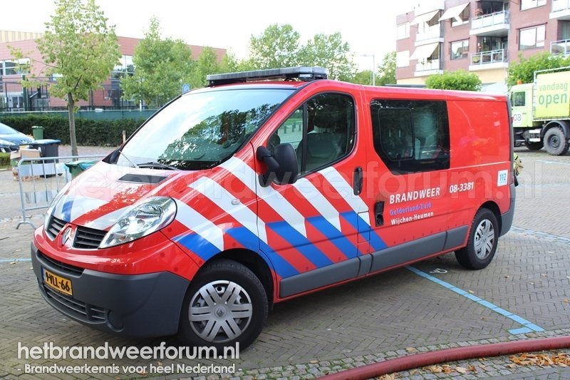 08-3381 Personeels/Materiaalvoertuig