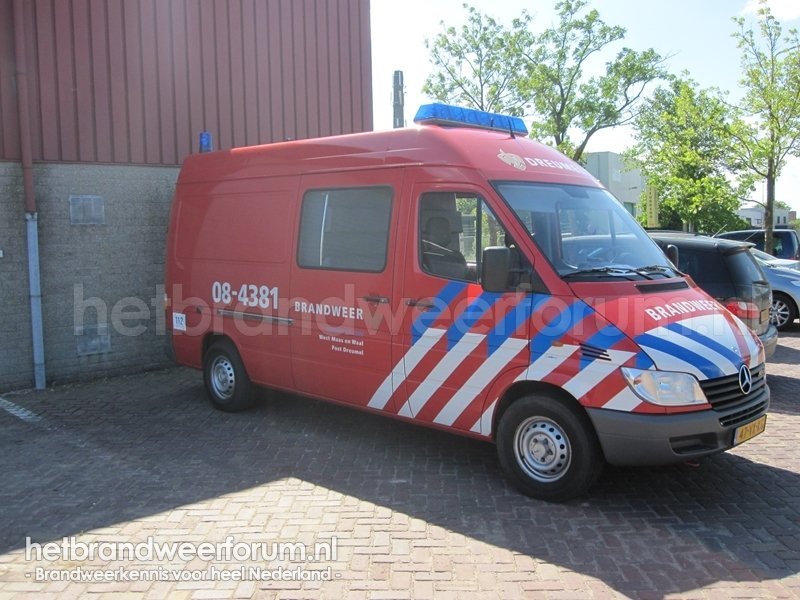 08-4381 Personeels/Materiaalvoertuig