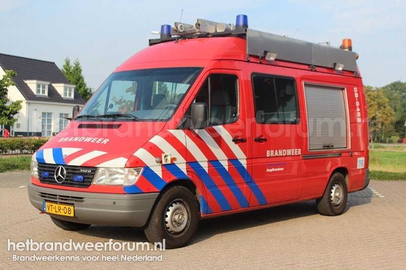 08-5482 Personeels/Materiaalvoertuig (VT-LR-08)