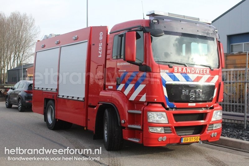 08-5671 Hulpverleningsvoertuig