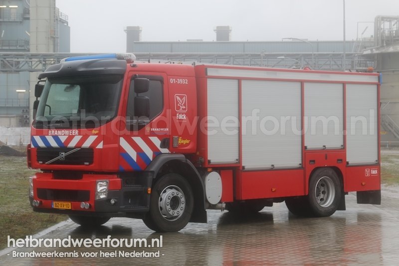 01-3932 Schuimpoederblusvoertuig