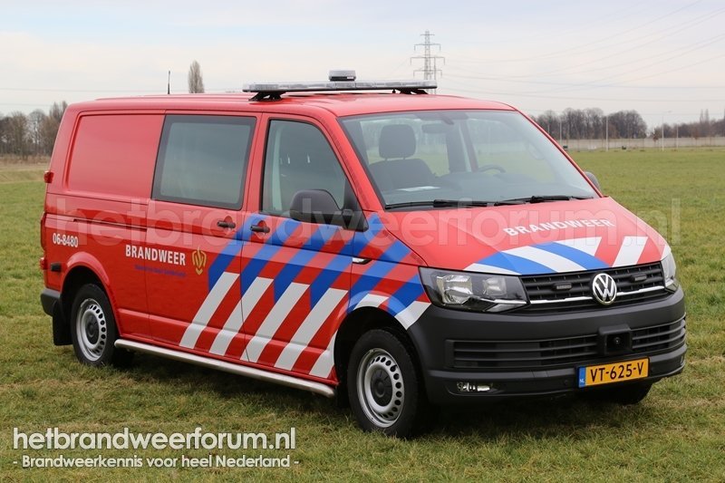 06-8480 Personeels/Materiaalvoertuig