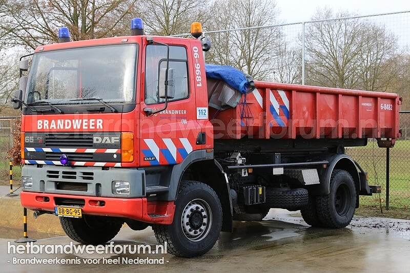 06-9681 (BB-BG-95) Haakarmvoertuig