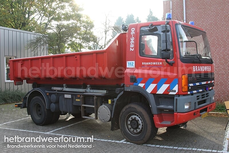 06-9682-(BB-BH-42) Haakarmvoertuig