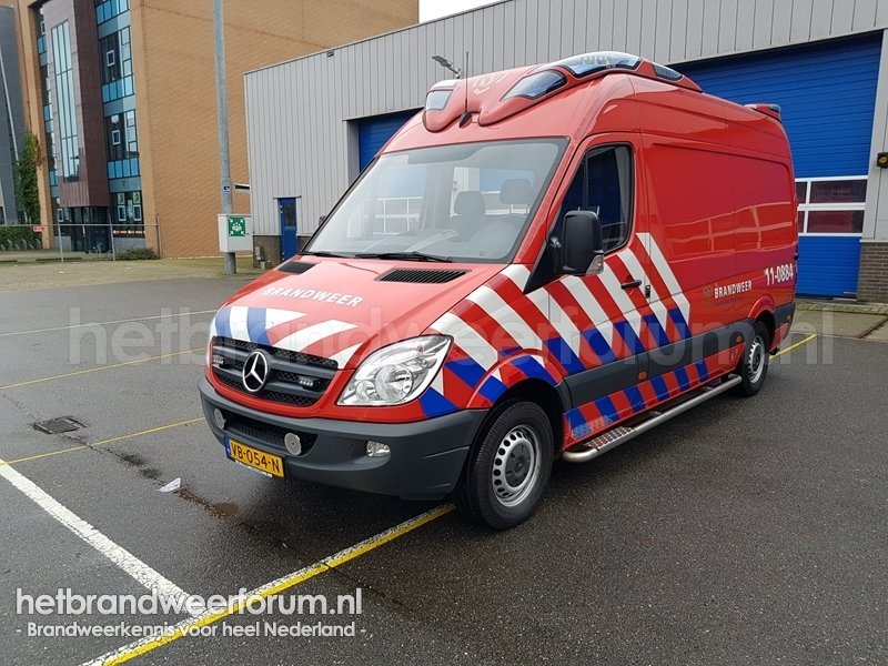 11-0884 Personeels/Materiaalvoertuig