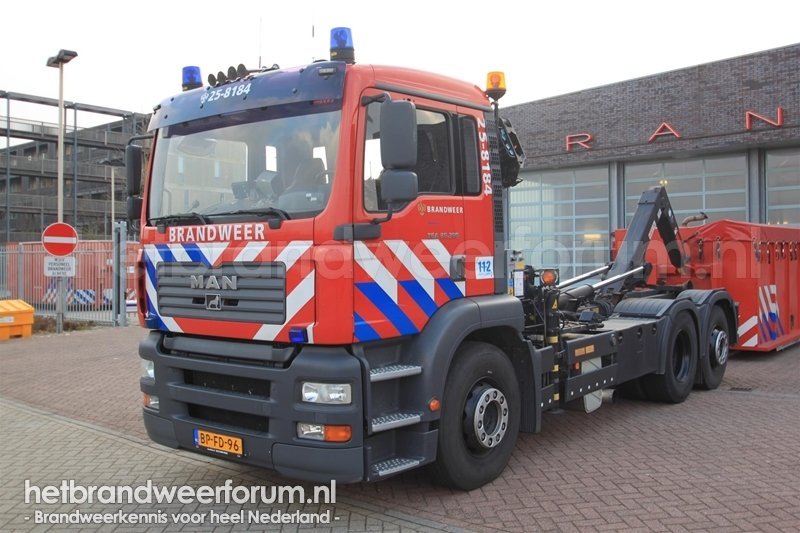 25-8184 Haakarmvoertuig (BP-FD-96)