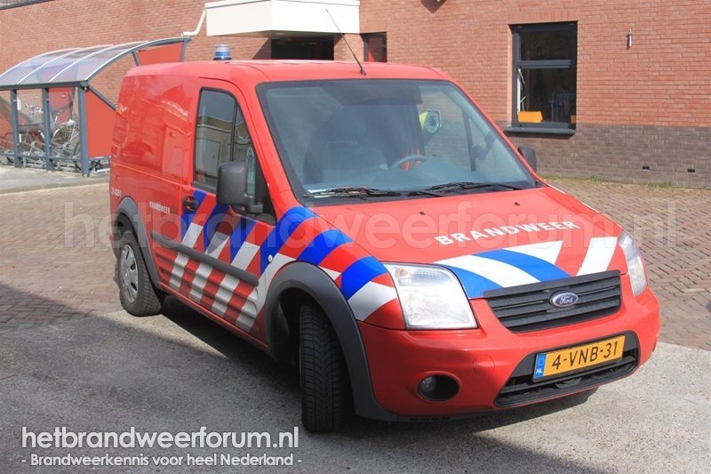 25-8204 Personeels/Materiaalvoertuig (4-VNB-31)