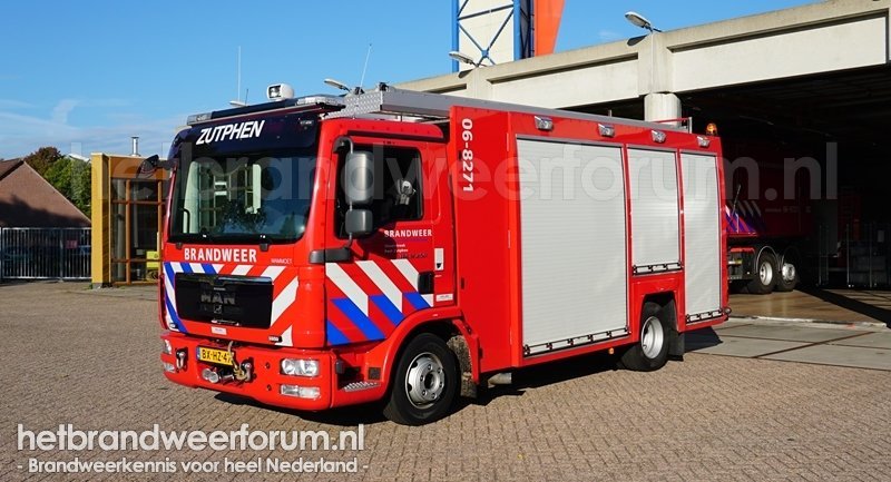 06-8271 Hulpverleningsvoertuig