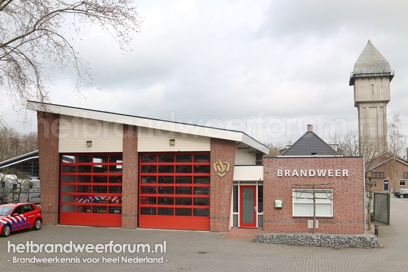 Rivierdijk 422, te Hardinxveld