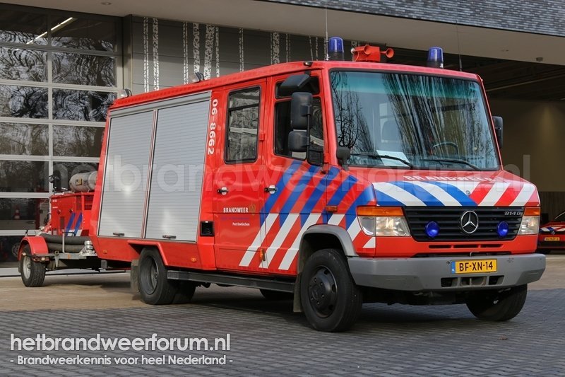 06-8861 Personeels/Materiaalvoertuig