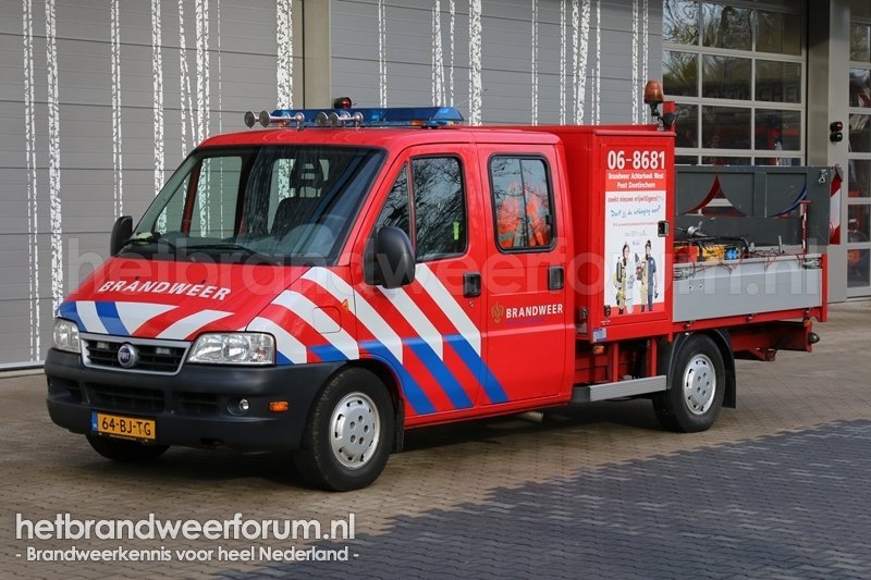 06-8681 Personeels/Materiaalvoertuig