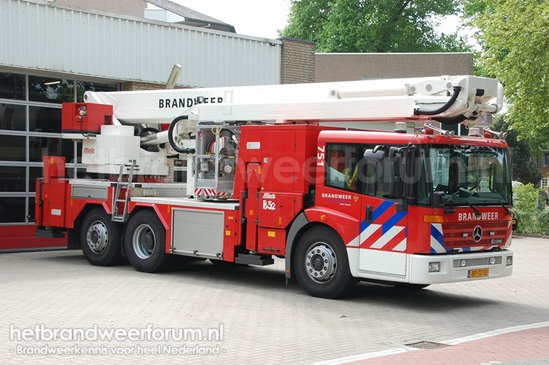 09-0351 Hoogwerker