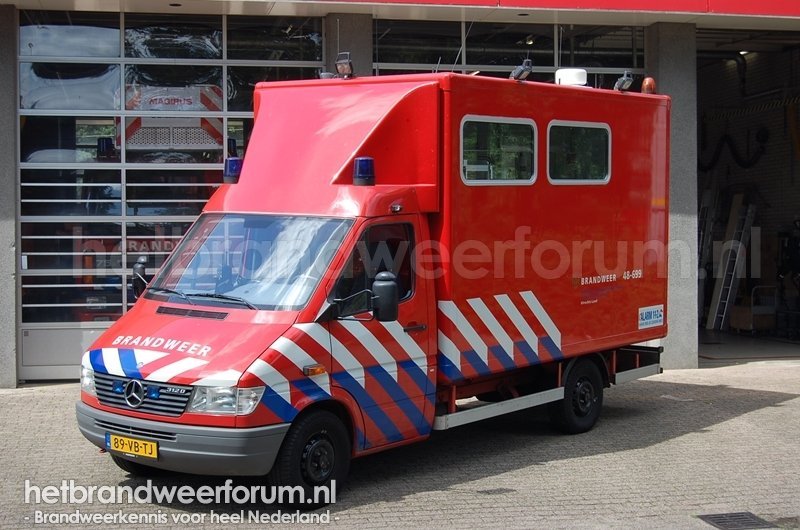 09-699 Verbindings/Commandovoertuig (89-VB-TJ)