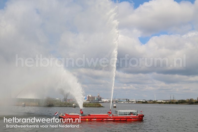 13-2361 Blusboot Jan van der Heijden 4