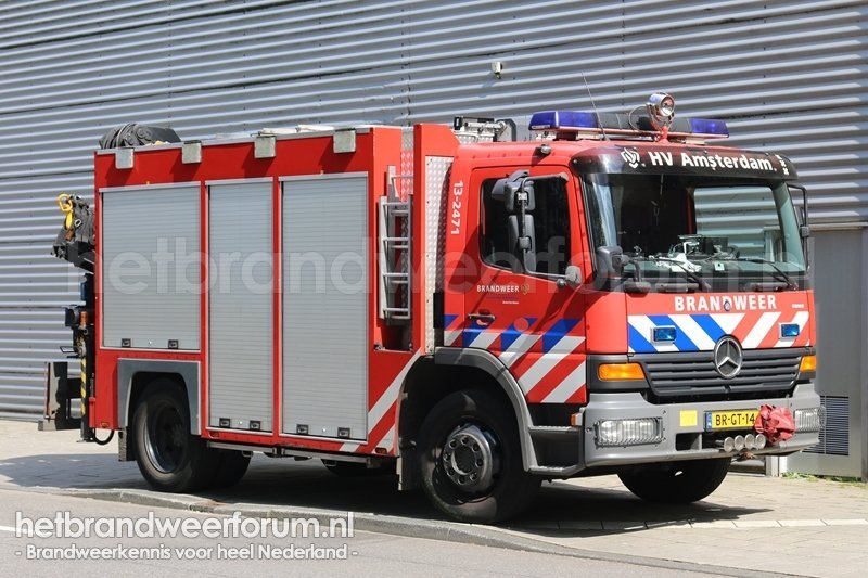 13-2471 Hulpverleningsvoertuig