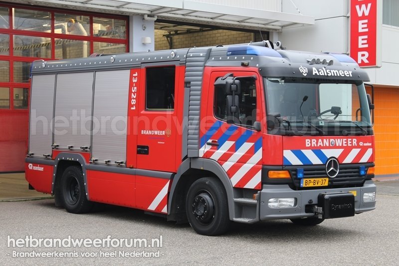 13-5381 Personeels/Materiaalvoertuig