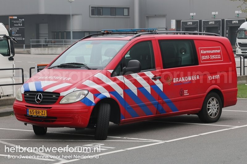 13-8101 Personeels/Materiaalvoertuig