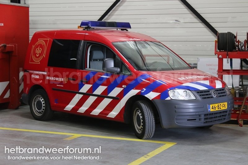 13-9302 Personeel/Materiaalvoertuig