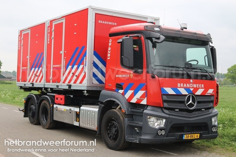 09-8281 Haakarmvoertuig