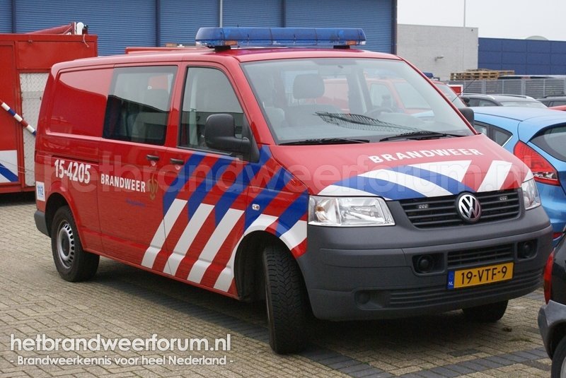 15-4205 Personen/materialen voertuig