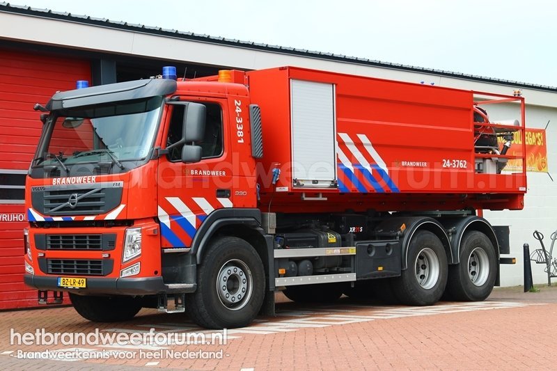 24-3381 Haakarmvoertuig Terreinvaardig