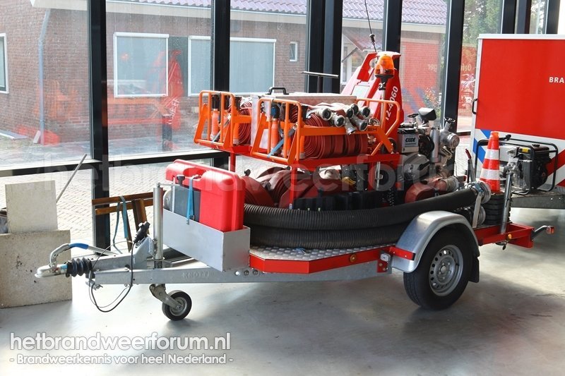 Motorspuitaanhanger Halfweg