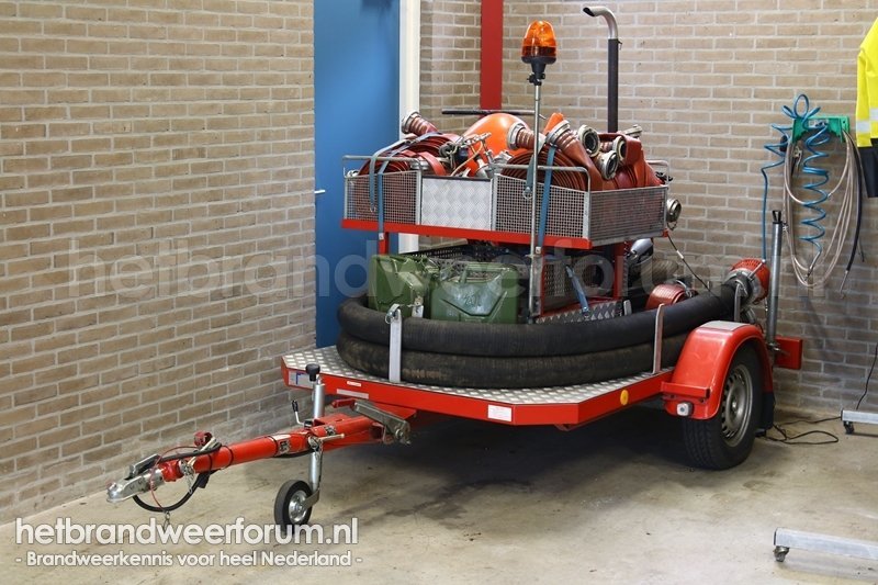 02-65MSA Motorspuitaanhanger Langweer