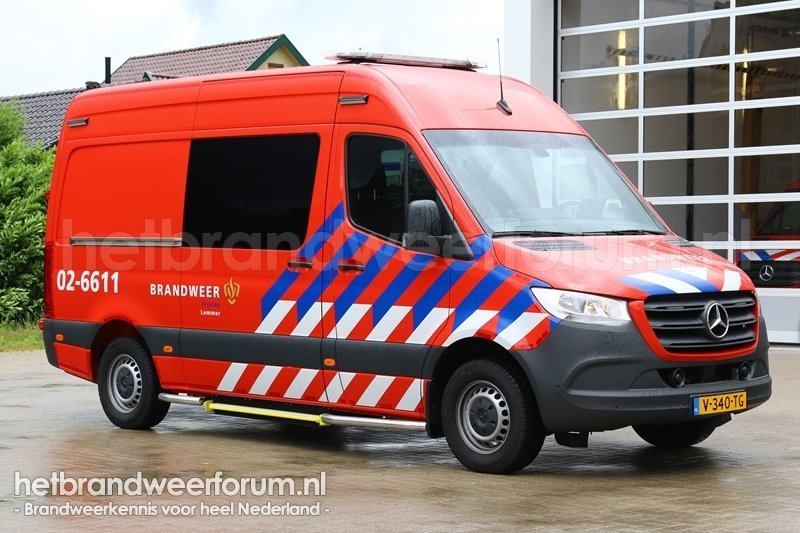 02-6611 Personeel/Materiaalvoertuig