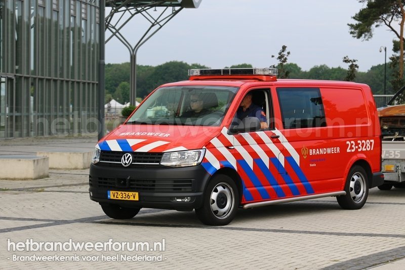 23-3287 Personeels/Materiaalvoertuig