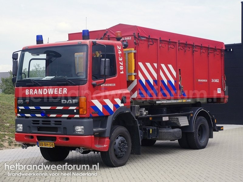 24-3781 Haakarmvoertuig