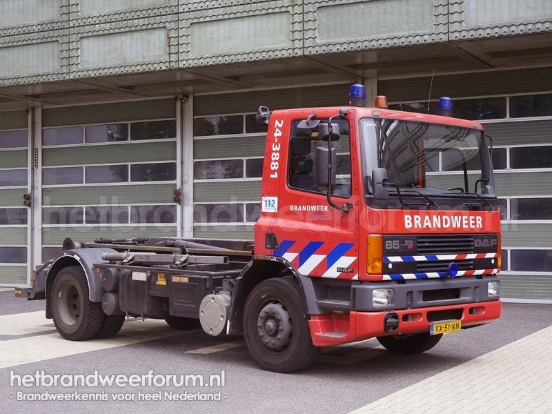 24-3881 Haakarmvoertuig