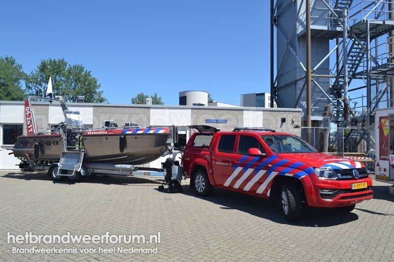 04-2806 Personeels/Materiaalvoertuig