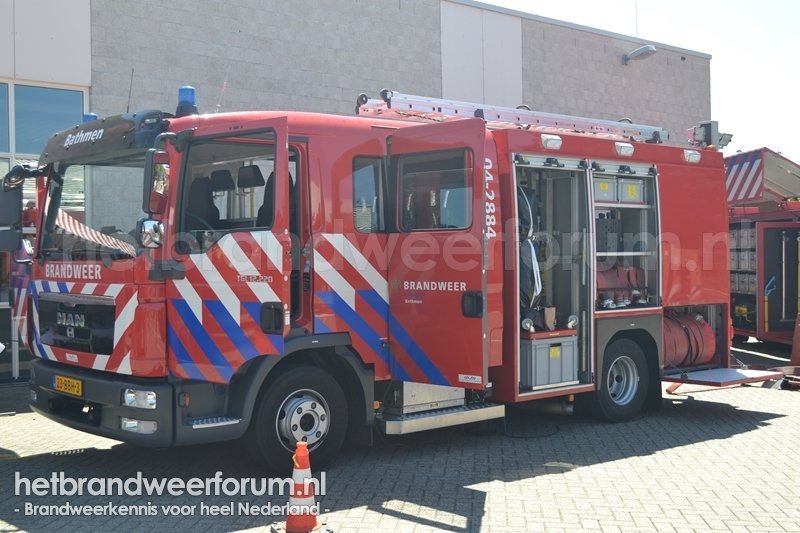 04-2884 Personeel/Materiaalvoertuig