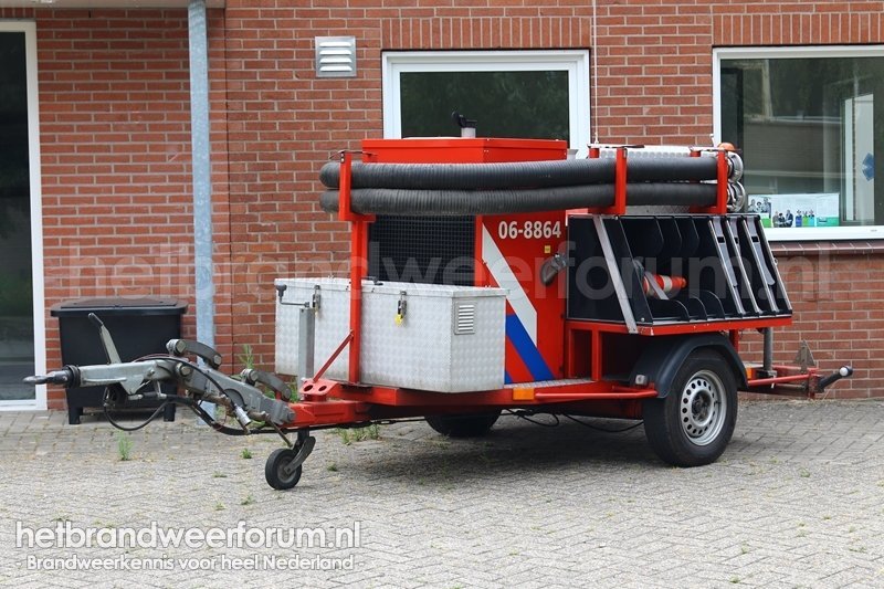 06-8864 Motorspuitaanhanger