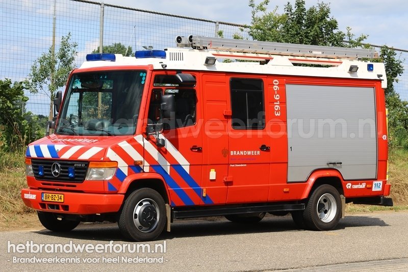 06-9163 Personeels/Materiaalvoertuig