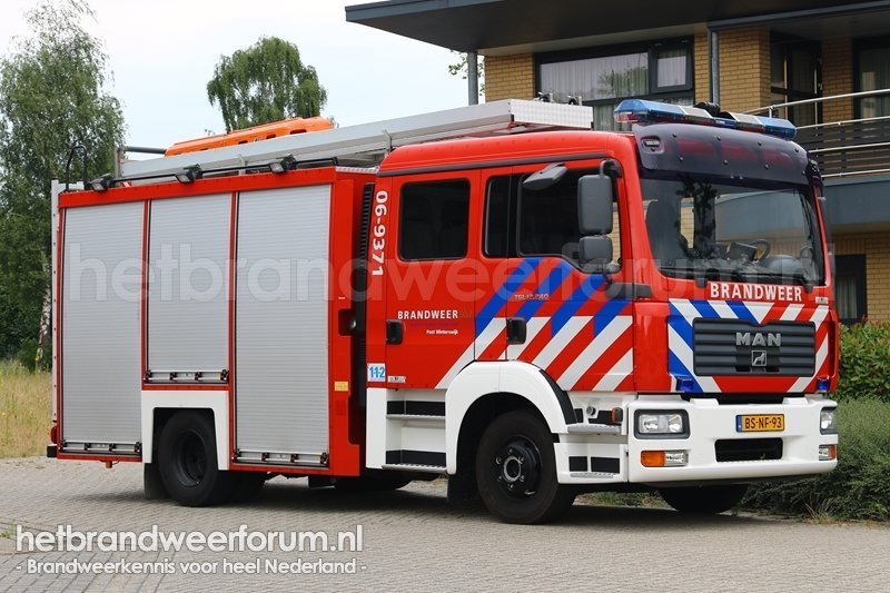 06-9371 Hulpverleningsvoertuig