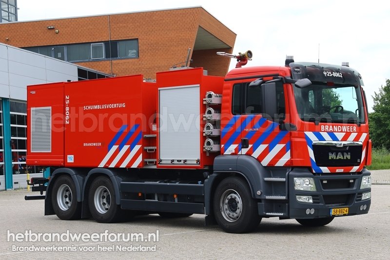 25-8062 Schuimblusvoertuig