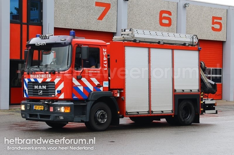 25-4171 Hulpverleningsvoertuig